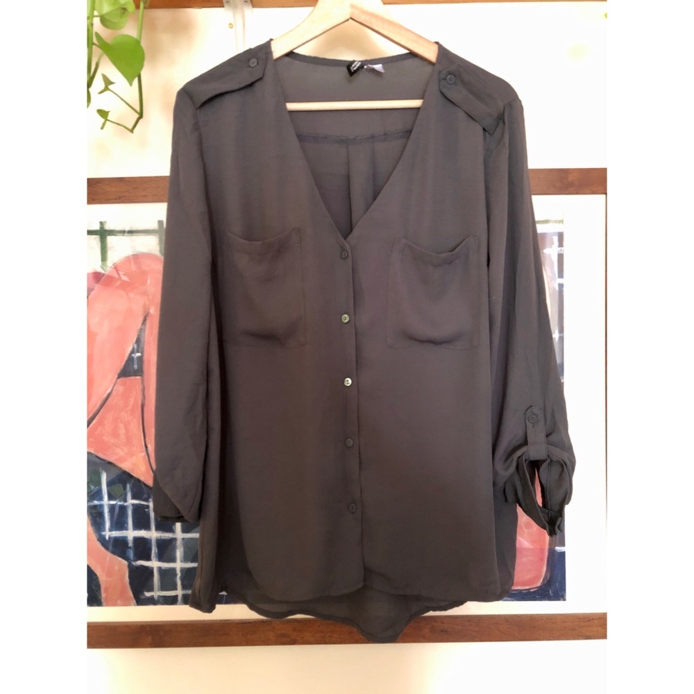 H&M gray long sleeve blouse